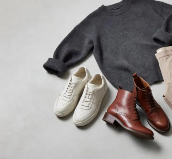 Trendtermékek modern, rácsos elrendezésben a Moda Nova online shop felületén